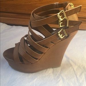 Madden Girl Wedge